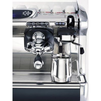 Faema Emblema A3 Restyling Tall Cup Tam Otomatik Espresso Kahve Makinesi, 3 Gruplu - Görsel 3