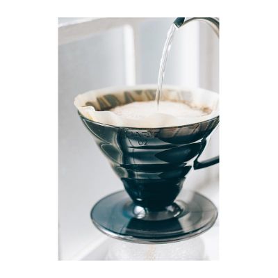 Hario VD-02TB-UEX V60 02 Plastik Dripper ve 40'lı Filtre Kağıdı Seti, Siyah - Görsel 2